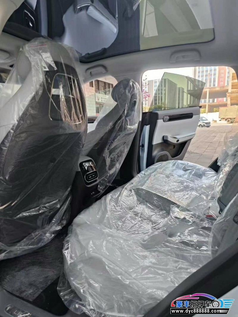 25年零跑c01轿车抵押车出售