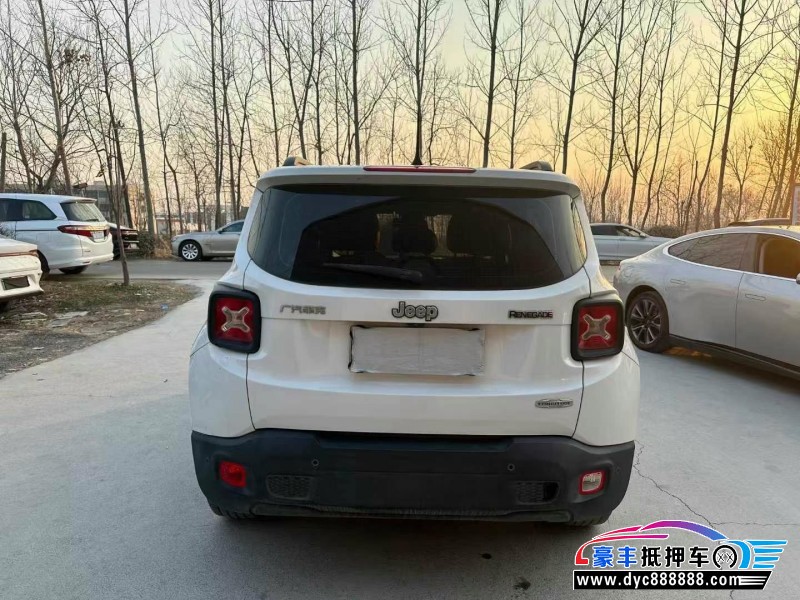 18年Jeep自由侠轿车抵押车出售