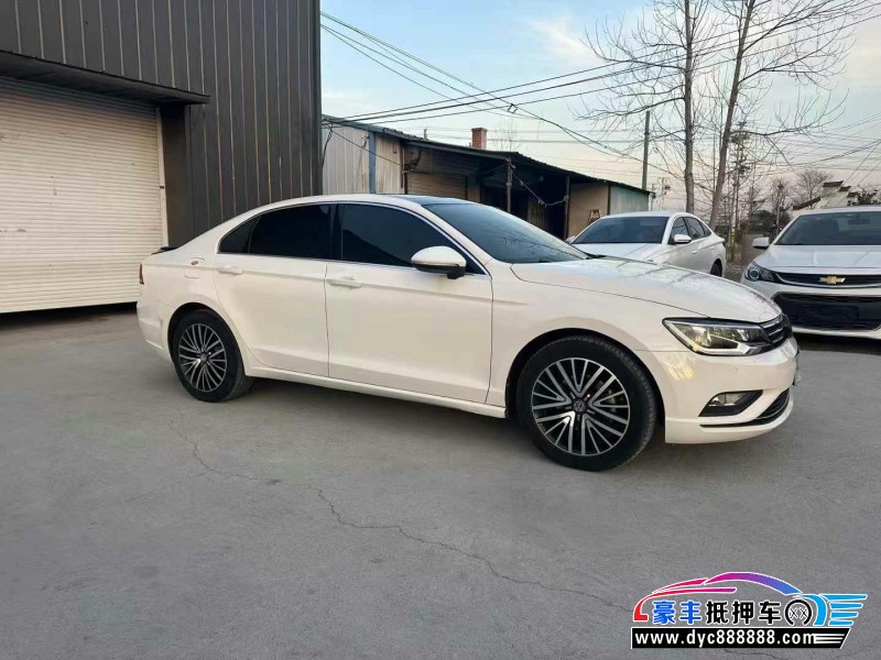 17年大众凌渡轿车抵押车出售