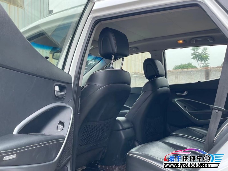 17年现代新胜达SUV抵押车出售