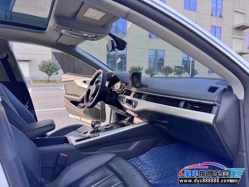 18年奥迪A5轿车抵押车出售