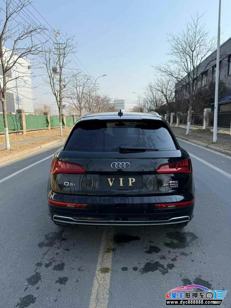 19年奥迪Q5轿车抵押车出售
