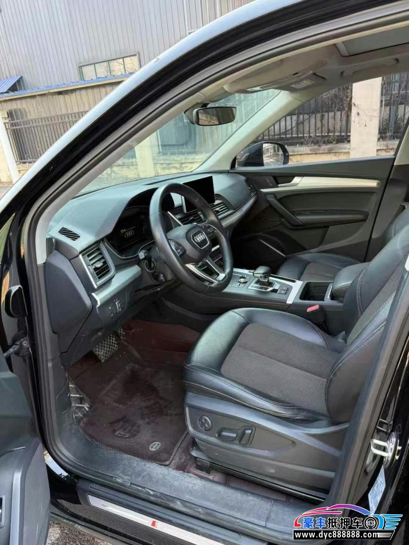 19年奥迪Q5轿车抵押车出售