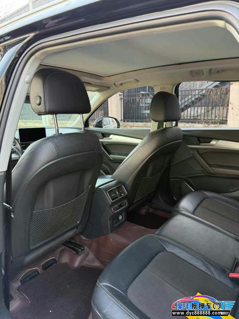 19年奥迪Q5轿车抵押车出售