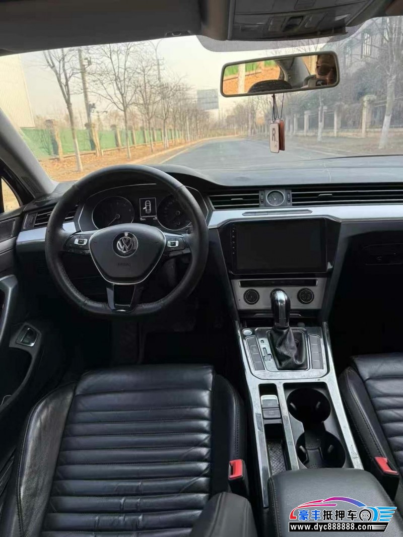 19年大众迈腾轿车抵押车出售