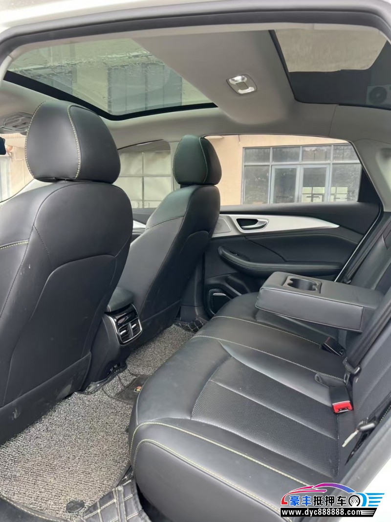 22年荣威ei6轿车抵押车出售