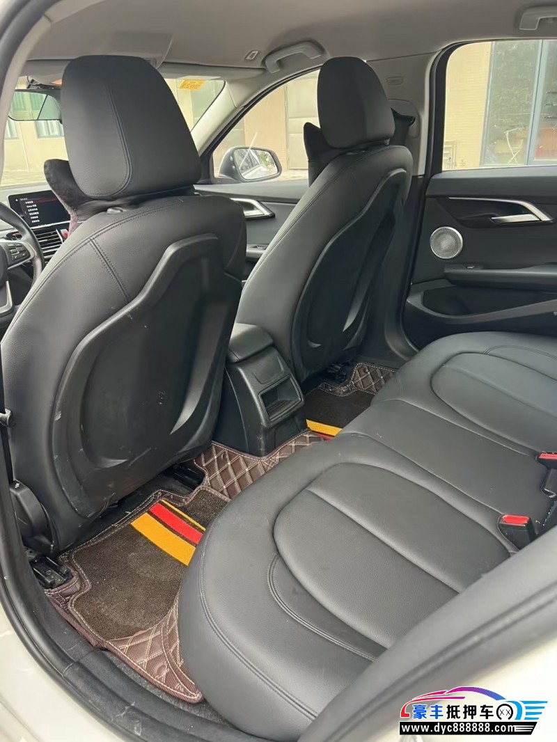 21年宝马1系轿车抵押车出售