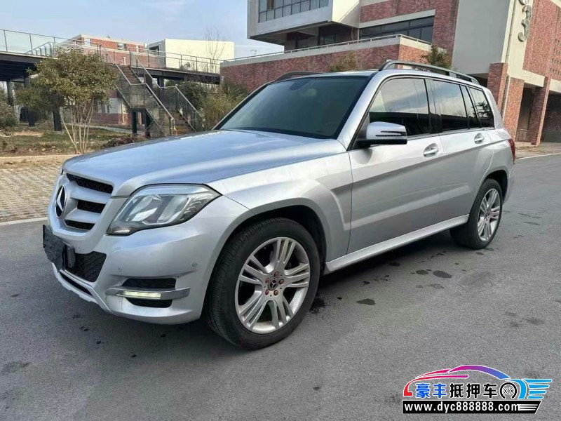 13年奔驰GLK轿车抵押车出售