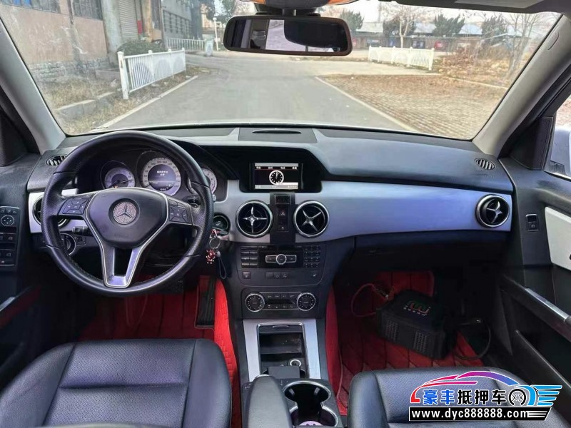 13年奔驰GLK轿车抵押车出售