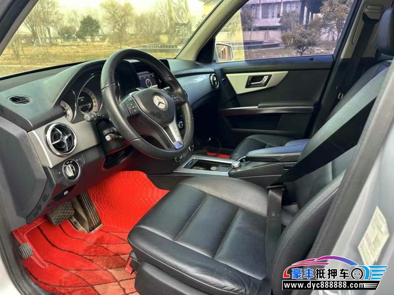 13年奔驰GLK轿车抵押车出售