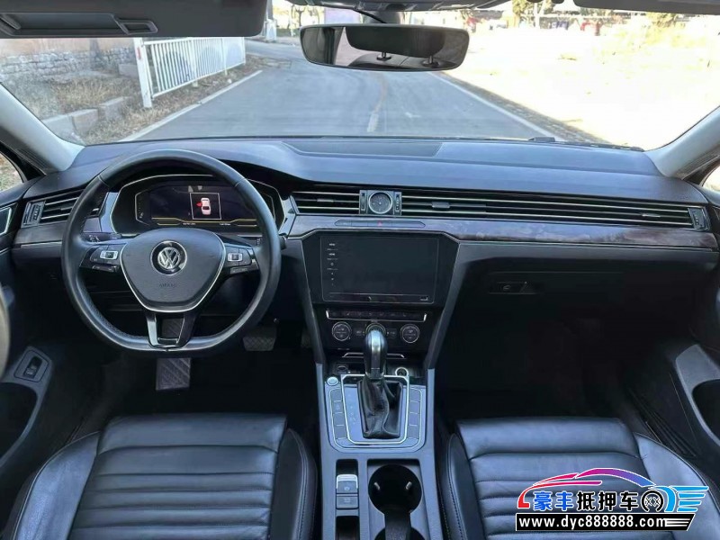 18年大众迈腾轿车抵押车出售