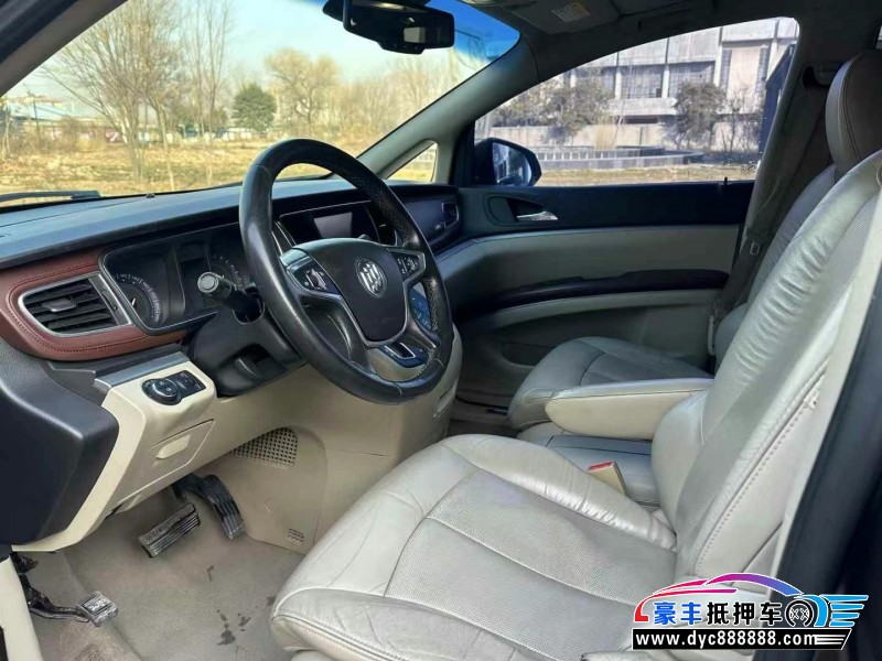 15年别克GL8轿车抵押车出售