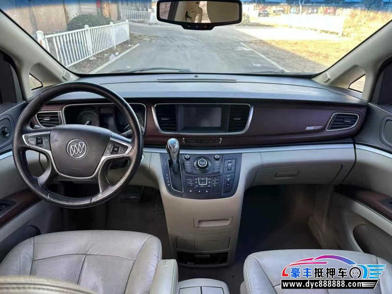 15年别克GL8轿车抵押车出售