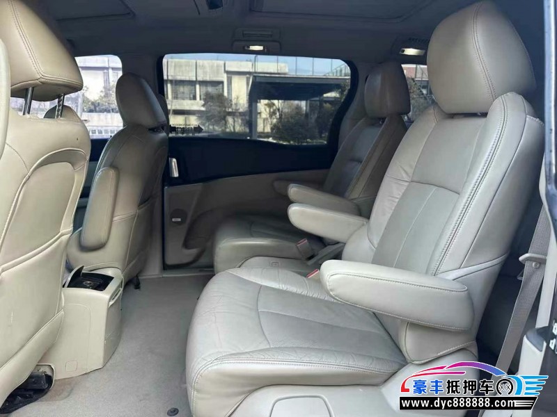 15年别克GL8轿车抵押车出售