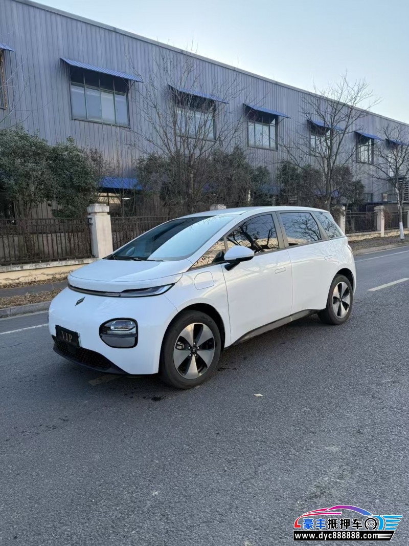 24年宝骏云朵轿车抵押车出售