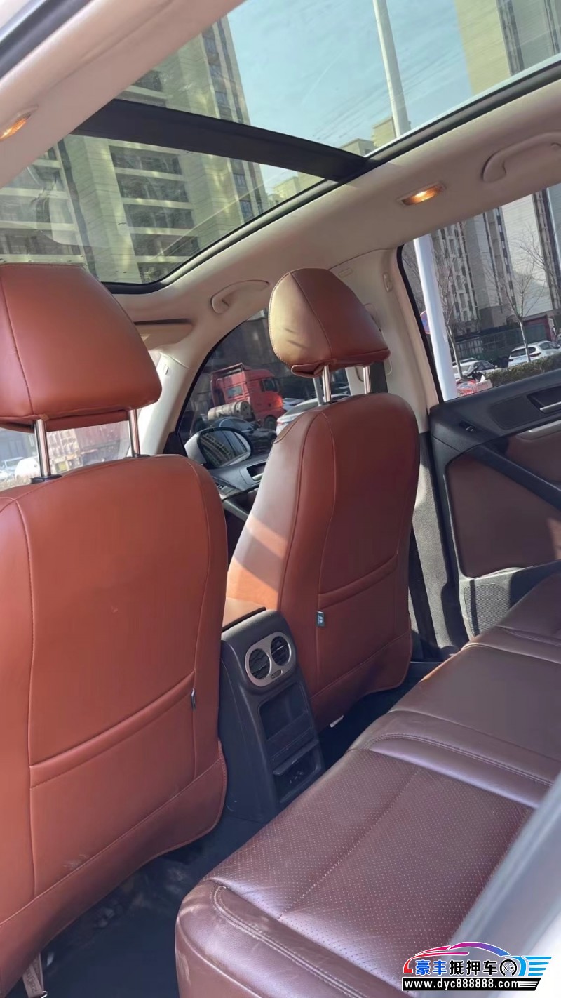 16年大众途观轿车抵押车出售