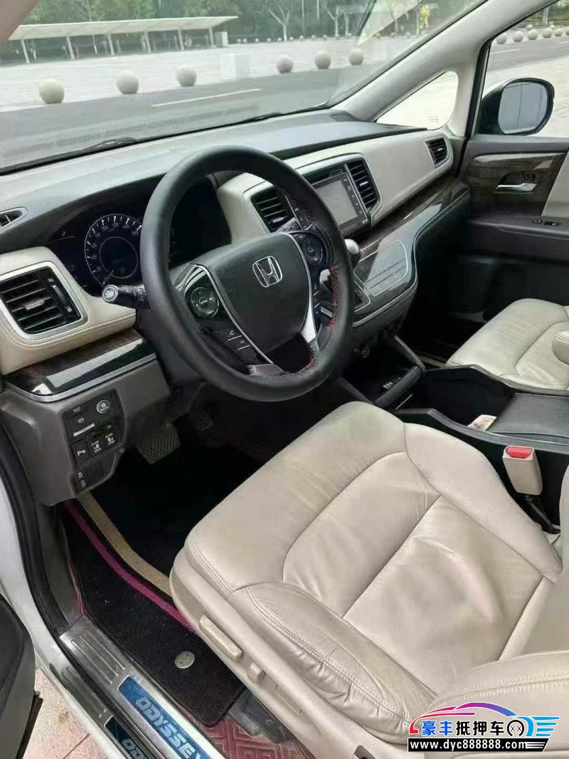 15年本田奥德赛轿车抵押车出售