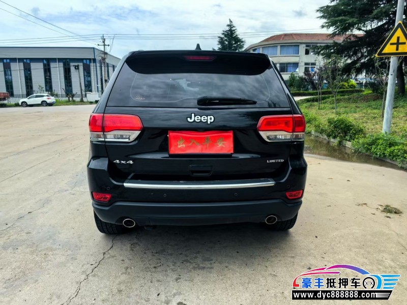 18年Jeep大切诺基轿车抵押车出售