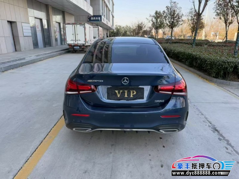 19年奔驰A轿车抵押车出售