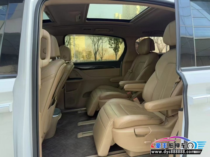 17年别克GL8轿车抵押车出售