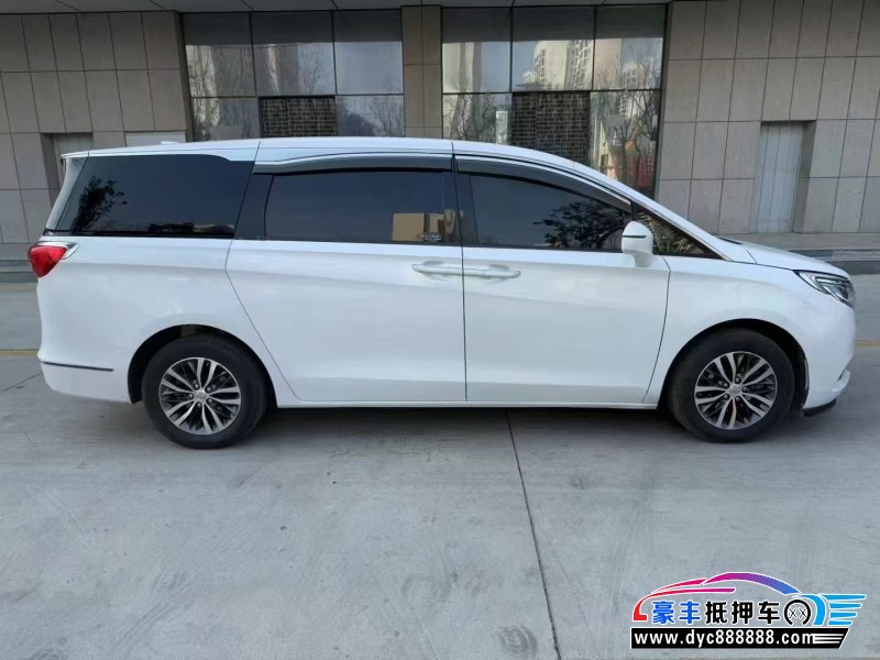 17年别克GL8轿车抵押车出售