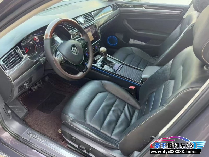 18年大众辉昂轿车抵押车出售