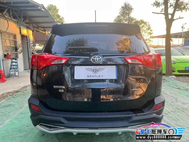 14年丰田RAV4轿车抵押车出售