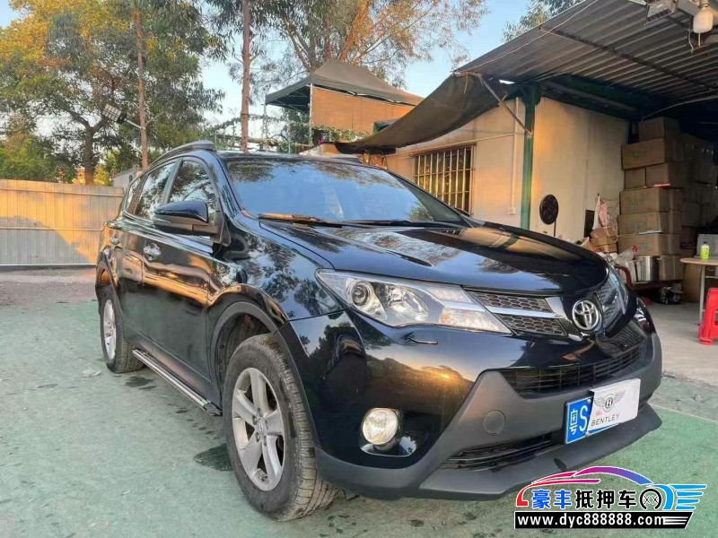 14年丰田RAV4轿车抵押车出售