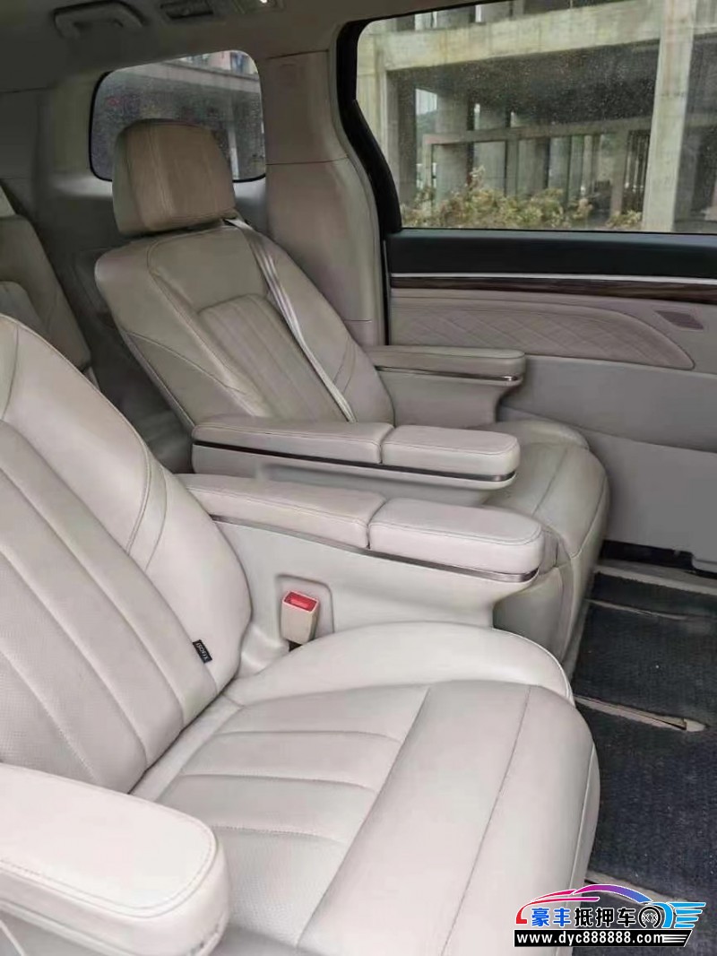 18年传祺M8轿车抵押车出售