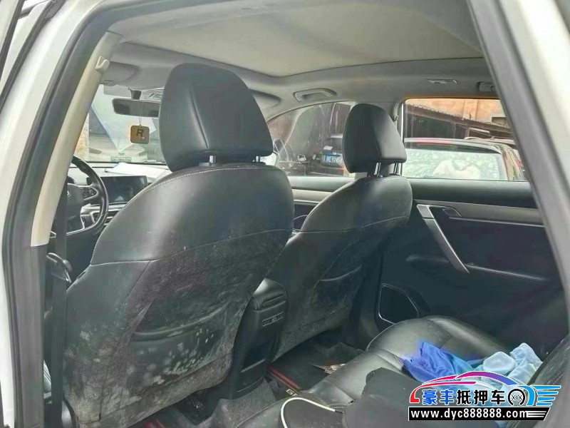 19年吉利缤越轿车抵押车出售