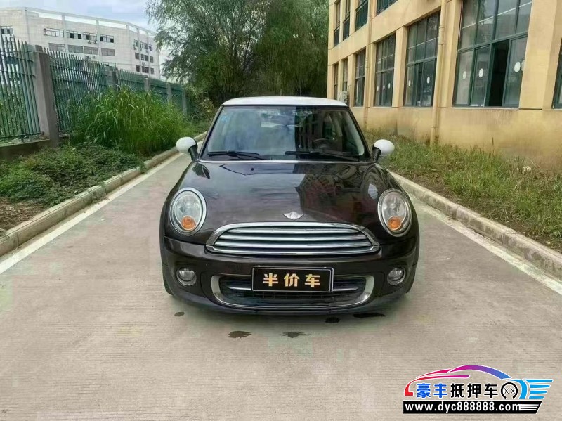 11年宝马MINISUV抵押车出售