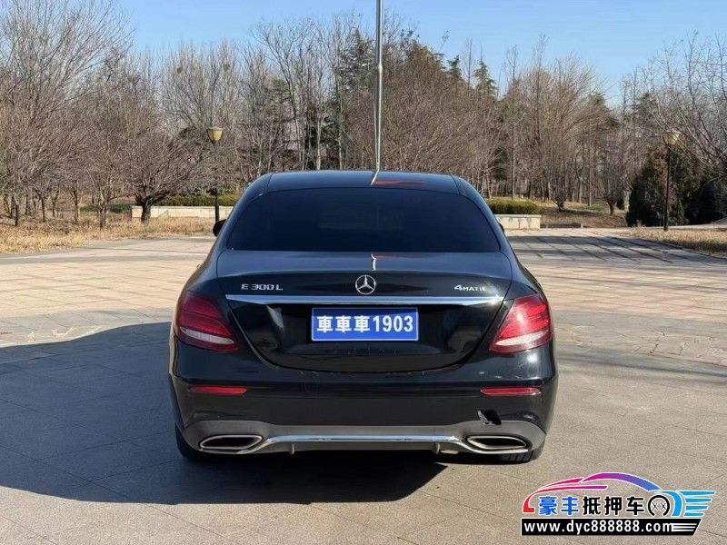 17年奔驰E轿车抵押车出售