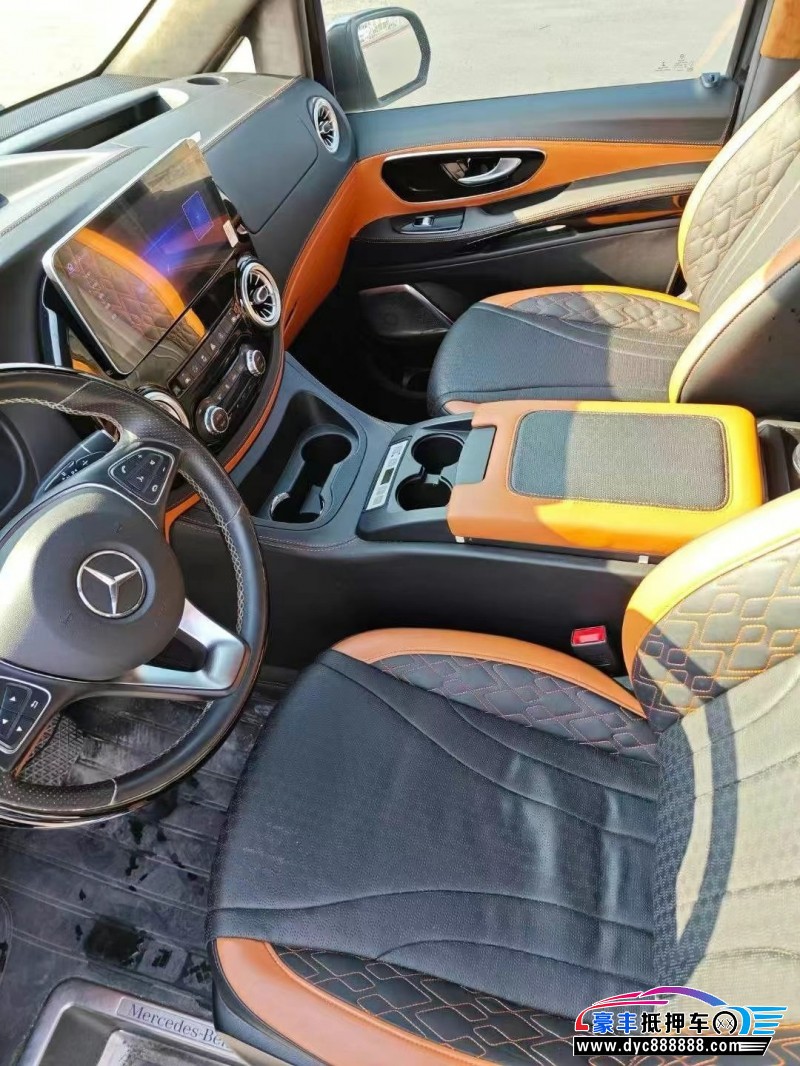 19年奔驰威霆轿车抵押车出售