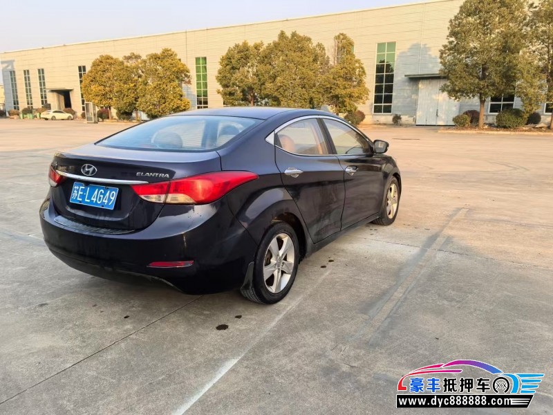 12年现代朗动轿车抵押车出售