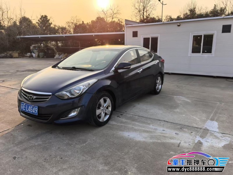 12年现代朗动轿车抵押车出售