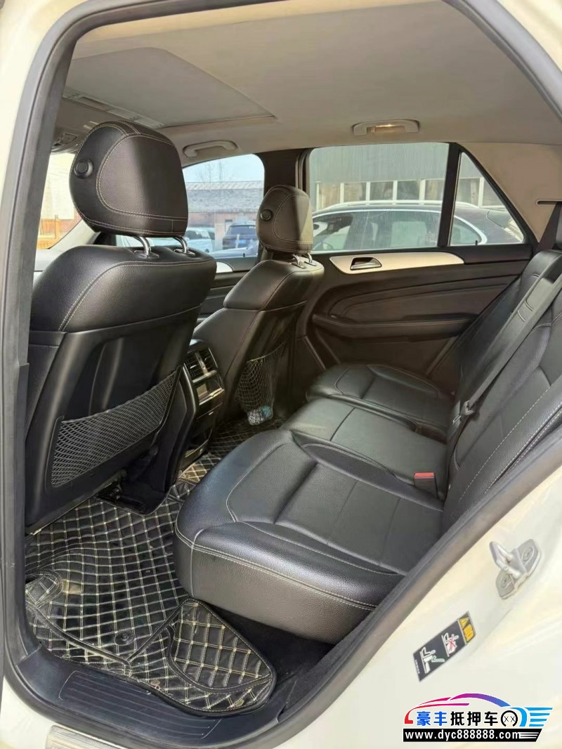 13年奔驰ML轿车抵押车出售