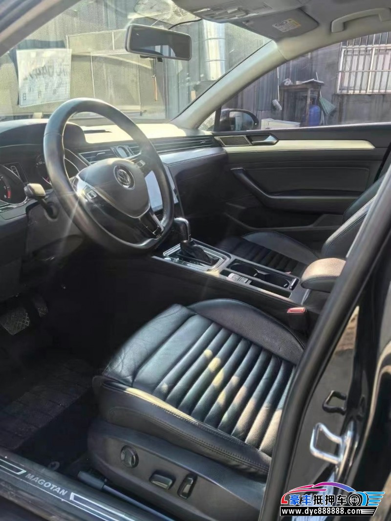 18年大众迈腾轿车抵押车出售