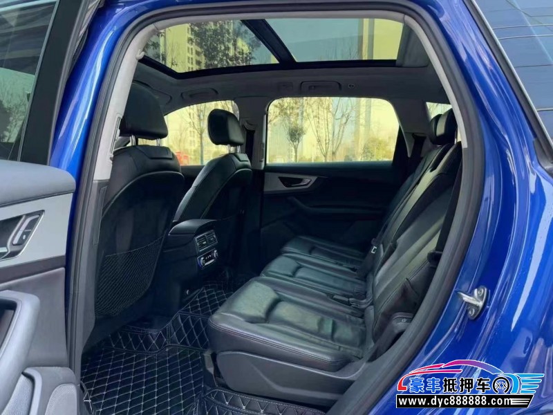 17年奥迪Q7轿车抵押车出售