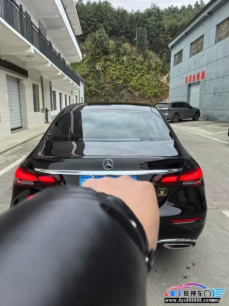 21年奔驰E轿车抵押车出售