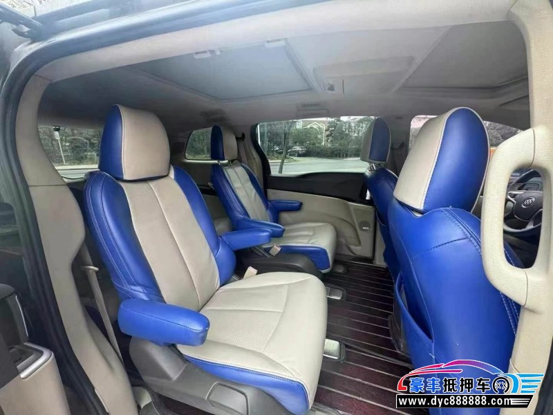 12年别克GL8轿车抵押车出售