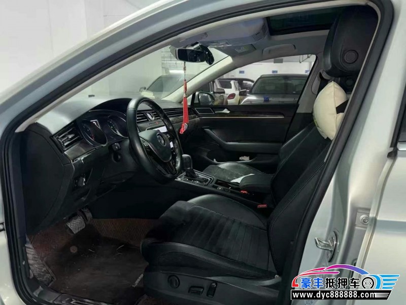 17年大众迈腾轿车抵押车出售