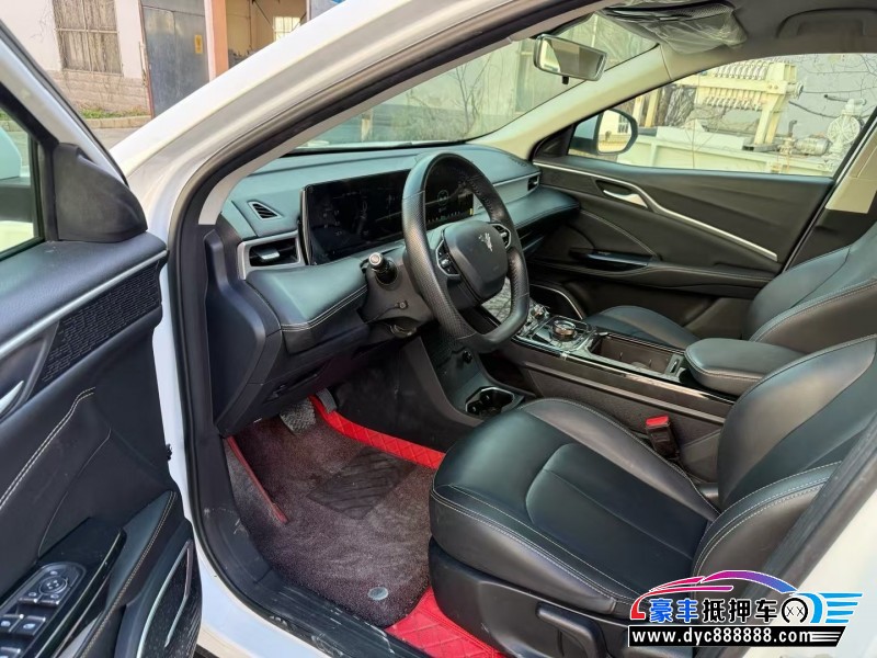 23年哪吒U轿车抵押车出售