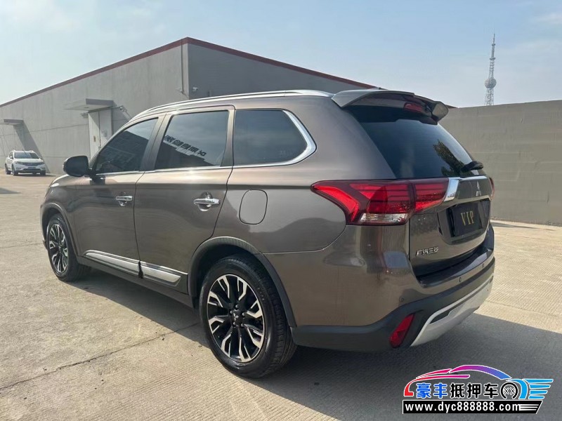 21年三菱欧蓝德轿车抵押车出售