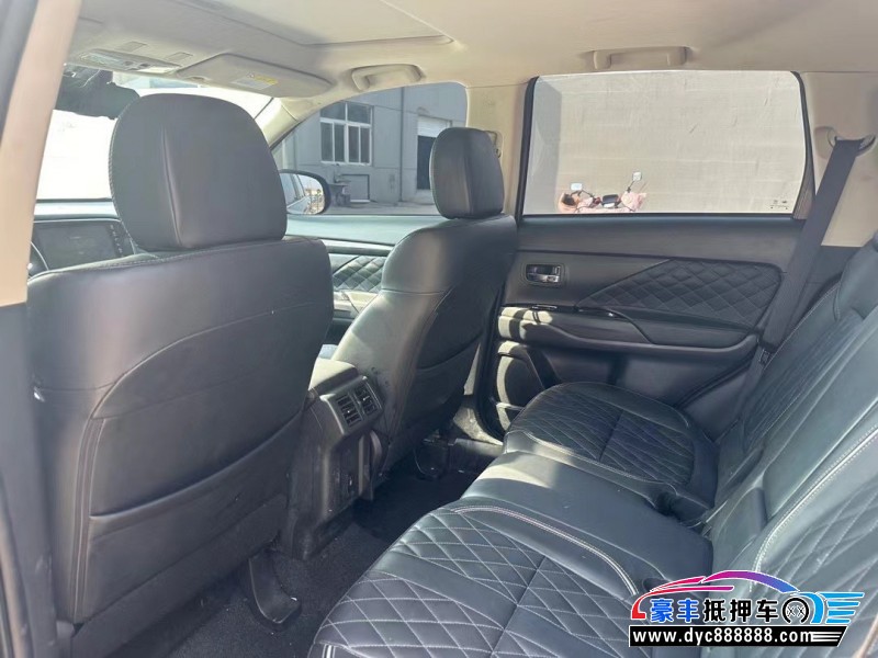 21年三菱欧蓝德轿车抵押车出售