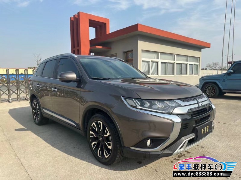 21年三菱欧蓝德轿车抵押车出售