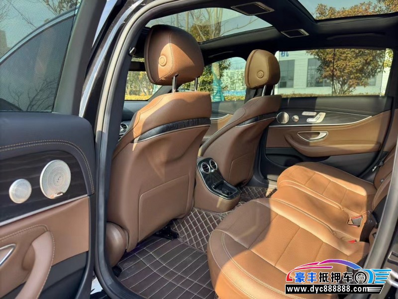 22年奔驰E轿车抵押车出售