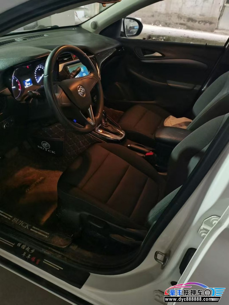 18年别克凯越轿车抵押车出售