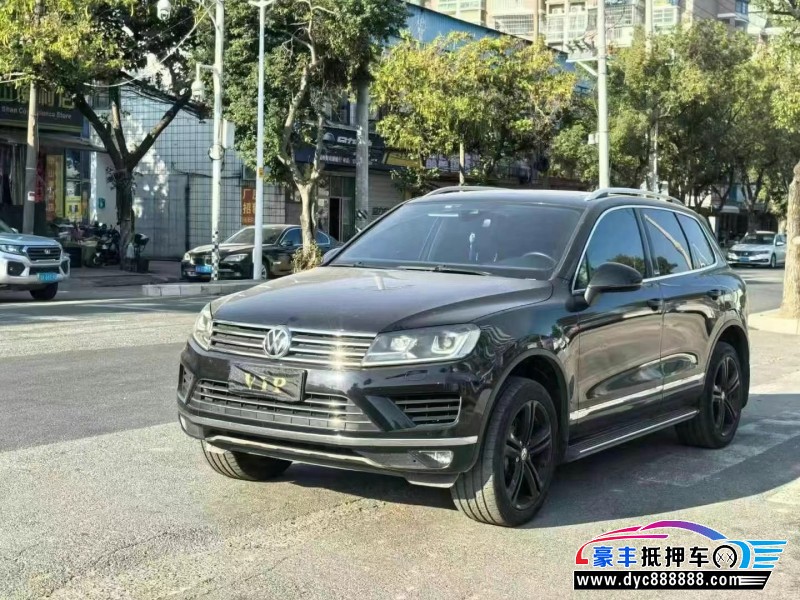 17年大众途锐轿车抵押车出售