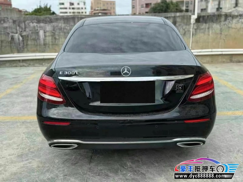 19年奔驰E轿车抵押车出售