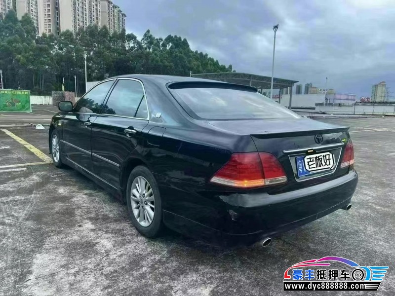 06年丰田皇冠轿车抵押车出售